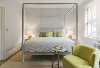 Brocco On The Park Boutique Hotel has Balcony rooms