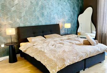 Apartment with lake view has Balcony rooms