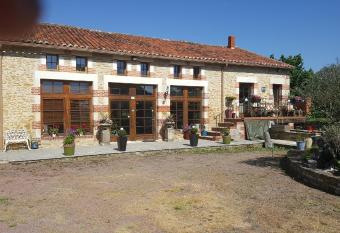 Le Patronage has Balcony rooms