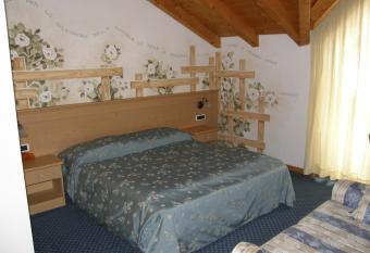 Villa Ilaria has Balcony rooms