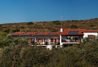 Kortiri Studios has Balcony rooms