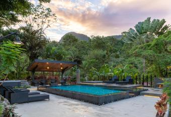 Tifakara Boutique Hotel & Birding Oasis has Balcony rooms