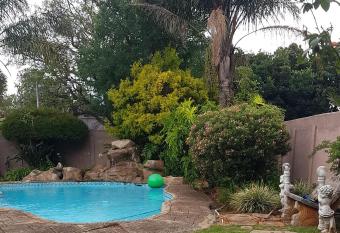 Elgin Guest Unit has Balcony rooms