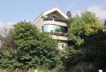 Apartments Holiday Lux has Balcony rooms