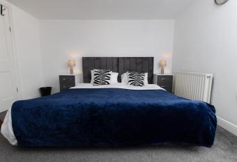 Cozy Nottingham Retreat Entire Home with 4 Bedroom has Balcony rooms