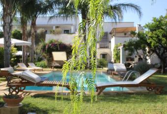 Le Stanze del Monsignore has Balcony rooms