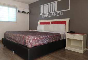 Hotel Boulevard Mexicali allows 18 year olds to book a room