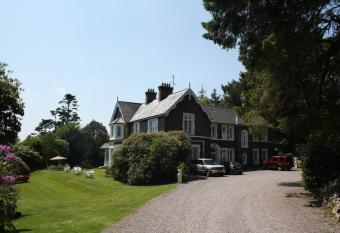 Maranatha Country House allows 18 year olds to book a room