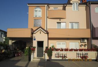 Apartmani M&L has Balcony rooms