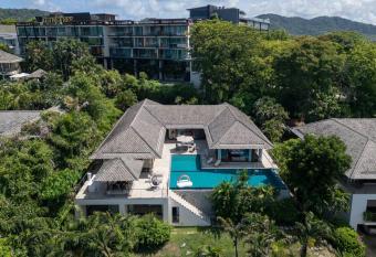              1600                            15m                                              has rooms with a private hot tub