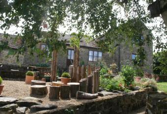 Gorse Grove Kirby Hill - B&B allows 18 year olds to book a room