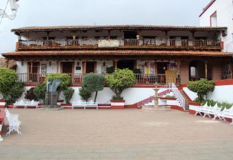 La Vieja Casona Hotel allows 18 year olds to book a room