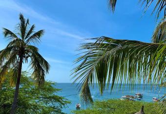 Hostal Vi  a del Mar has Balcony rooms