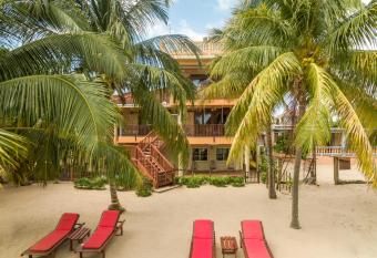 Buttonwood Belize has Balcony rooms