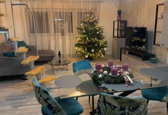 Exclusive Wohnung nah an MA, HD has Balcony rooms