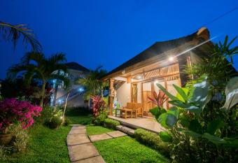 Sari Bungalow has Balcony rooms