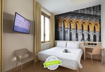 B&B Hotel Milano Sant Ambrogio has Balcony rooms