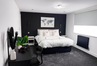 High Spec Apartment On London Road by REO Homes allows 18 year olds to book a room