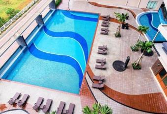 Shaftsbury Studio Cyberjaya SAME DAY CHECK IN & CHECK OUT at 10am To 8pm Work From Home FREE Parking & wifi has rooms with a private hot tub