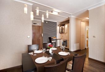 Apartments Carrera allows 18 year olds to book a room