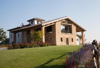 Agriturismo Alba Del Borgo has Balcony rooms
