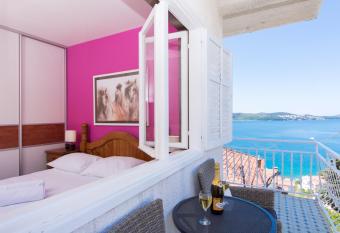 Apartment Spira Puovica has Balcony rooms