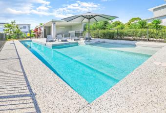 Direct Collective - Breeze on Brightwater has Balcony rooms