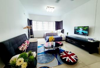 Koi 2 Room 7 Guest Puchong Jaya Puchong IOI Sunway Lagoon Pyramid Bkt Jalil Pavilion Bkt Jalil Stadium has Balcony rooms