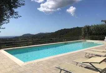 Residence Le Solane has Balcony rooms