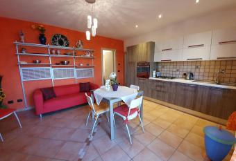 Casa Valenti has Balcony rooms