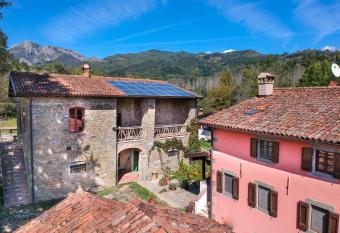 Agriturismo Il Corniolo has Balcony rooms