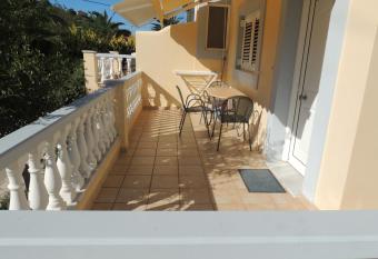 Studio Kamelia has Balcony rooms