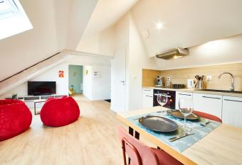 RB-3 Charmant appartement 2 pers dans les combles 3  me   tage allows 18 year olds to book a room