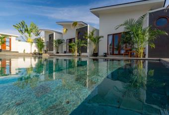 Theodosia Villa By Bali Cabin has Balcony rooms
