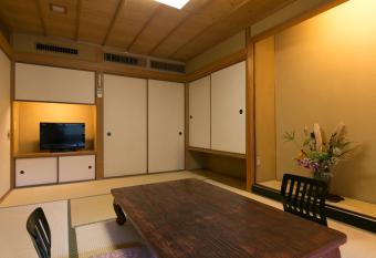 Shikanoyu Hotel has rooms with a private hot tub