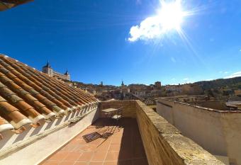 Apartamentos del Casco has Balcony rooms