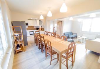 Maison dans avenue priv  e    10 min du centre ! has Balcony rooms