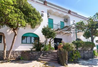 Hotel Riviera has Balcony rooms