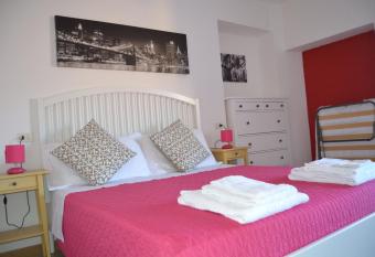 Casa Valentina has Balcony rooms