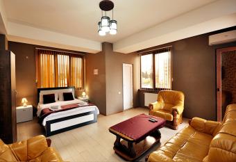 Hotel Kavela has Balcony rooms