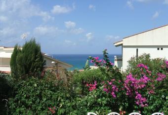 Villa Aliotis has Balcony rooms