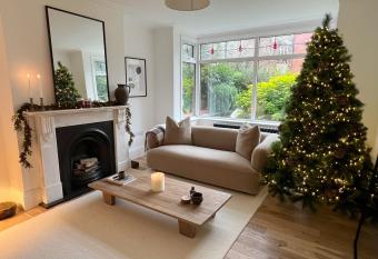 Victorian Gem 3-Bedroom Bliss has Balcony rooms