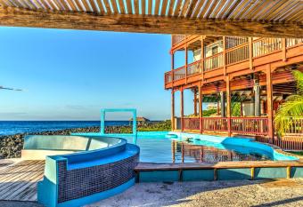 Lands End has Balcony rooms