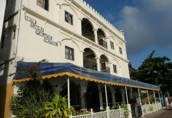 Lamu Palace Hotel allows 18 year olds to book a room