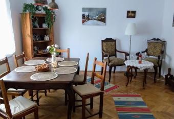 Sziget Gy  ngye Vend  gh  z allows 18 year olds to book a room