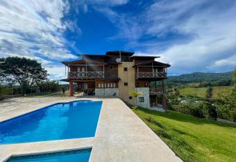 Villas Las Neblinas has Balcony rooms