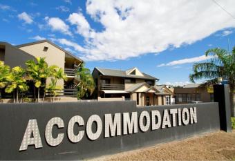 Reef Gateway Hotel allows 18 year olds to book a room