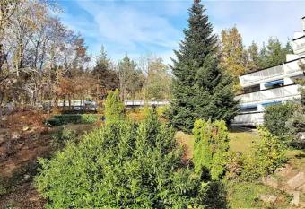 Studio en r  sidence, aux Trois-Epis allows 18 year olds to book a room