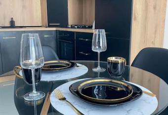 Gold Star Black Cosmopolis has Balcony rooms