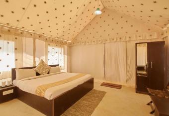 Savi Camps Jaisalmer allows 18 year olds to book a room